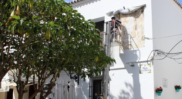 Estepona halla una pintura mural del siglo XIX que pertenecía al antiguo Ayuntamiento de la ciudad