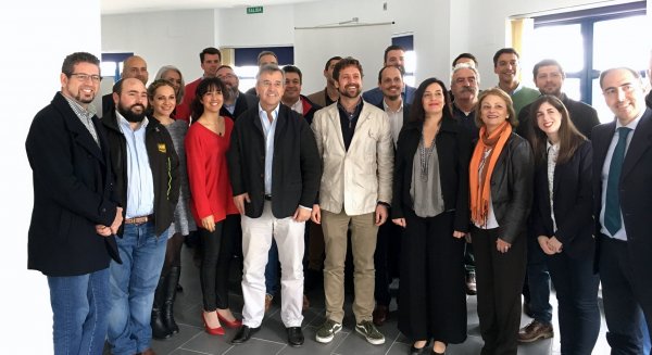 García Urbano mantiene un encuentro de trabajo con la Asociación de Jóvenes Empresarios de Málaga