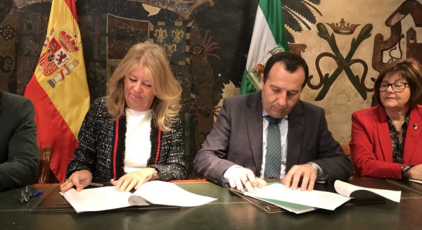 La Junta y Marbella firman el acta de cesión del Parque de los Tres Jardines al municipio