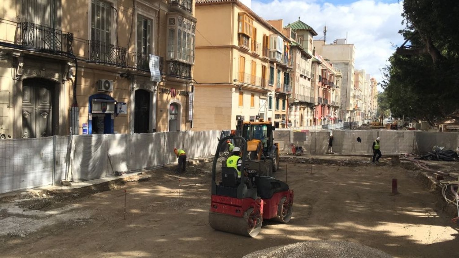 Metro de Málaga adapta el recinto de obras en la Alameda Principal para el paso de los tronos en Semana Santa