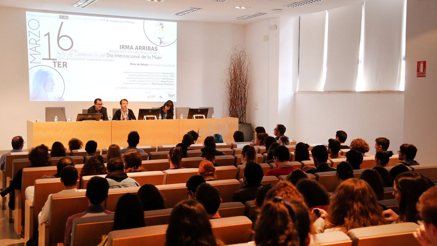 La ETS de Arquitectura de Málaga celebra una jornada dedicada a la mujer