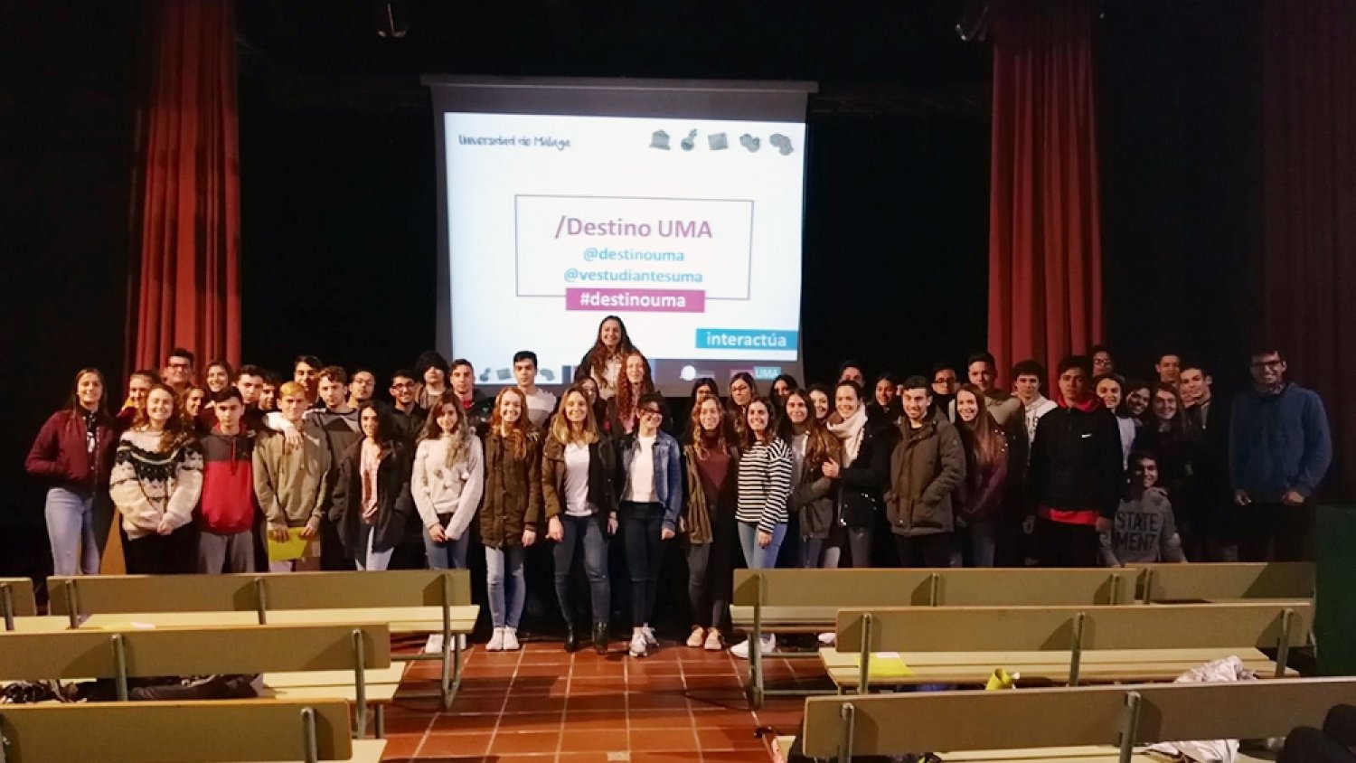 600 preuniversitarios de Nerja conocen la oferta académica y servicios de la UMA
