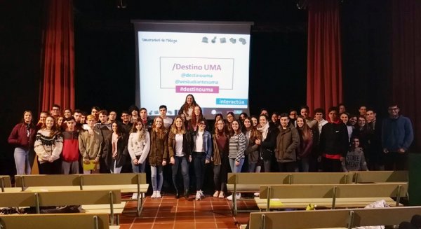 600 preuniversitarios de Nerja conocen la oferta académica y servicios de la UMA