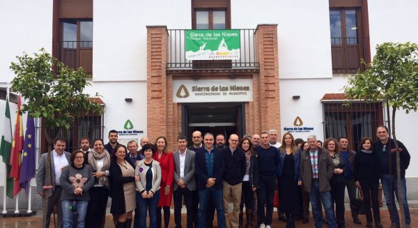 La Diputación se compromete a mejorar los accesos de los municipios al futuro Parque Nacional de Sierra de las Nieves