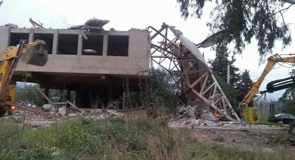 Estepona decreta la demolición de una estructura  que se encontraba fuera de ordenación