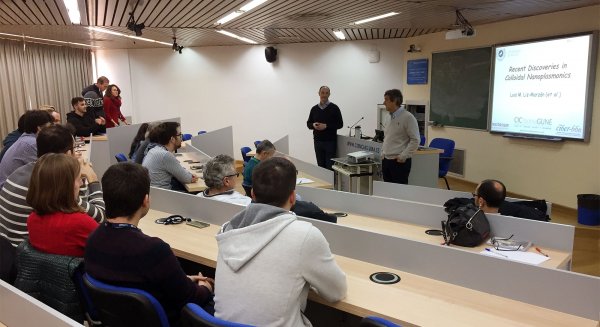 El catedrático Liz-Marzán imparte una conferencia sobre los últimos avances en química coloidal y nanomateriales