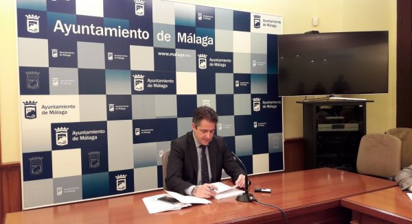 Málaga aprueba el servicio de mantenimiento del equipamiento de playas por 500.000 euros anuales