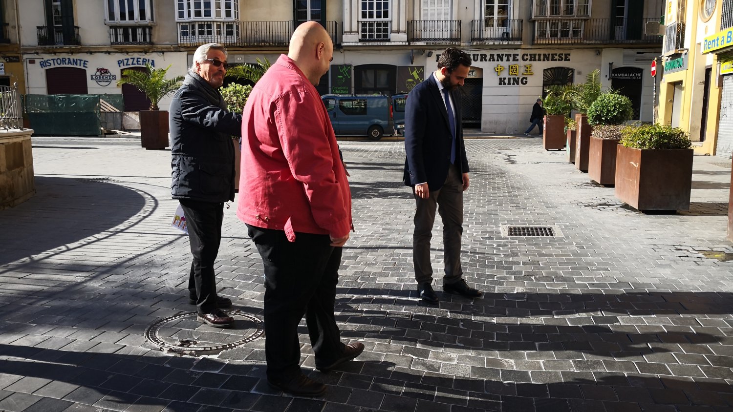 Daniel Pérez: “Hace falta una actuación rápida para mejorar el pavimento de la Plaza de la Merced”