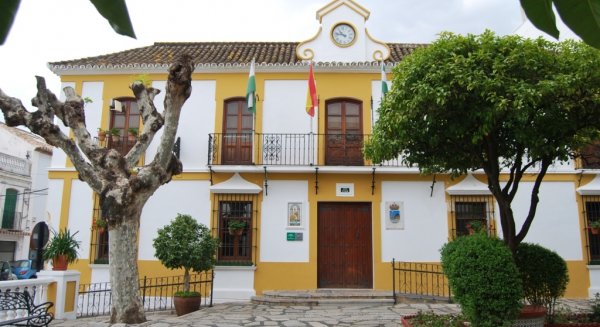Estepona incorpora un servicio de fisioterapia para cuidadores y pacientes del Gabinete Geriátrico Municipal