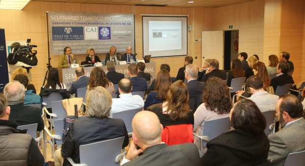 La alcaldesa de Marbella destaca “la capacidad de los municipios para decidir su modelo territorial sin imposiciones”
