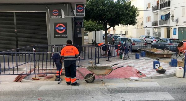 Estepona elimina más de medio millar de barreras arquitectónicas en la vía pública en los últimos cinco años