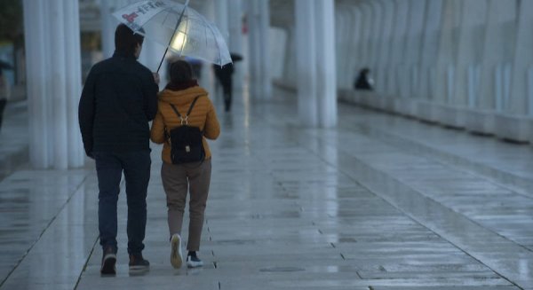 Aemet activa de nuevo el aviso naranja por fuertes lluvias el viernes en Málaga