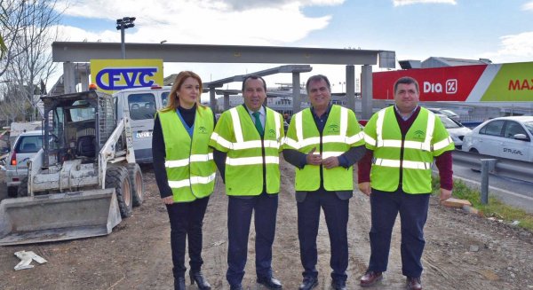 Las obras de construcción de la pasarela peatonal en la A-397 alcanzan el 70% de ejecución
