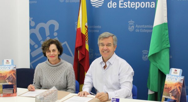 Estepona firma un acuerdo con el Parque Selwo Aventura por ser 