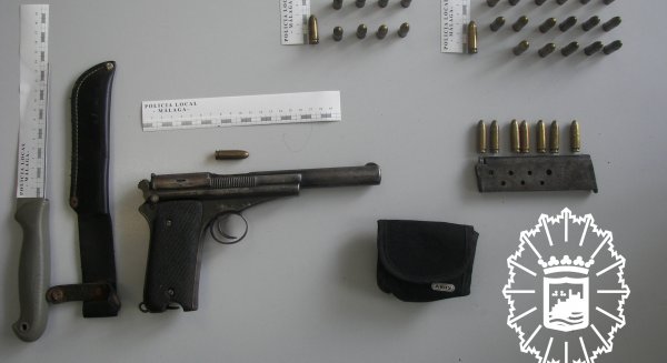 Intervienen y retiran de las calles de Málaga un total de 516 armas y objetos punzantes o contundentes en 2017