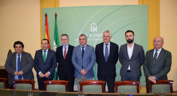 La Junta facilitará atención personalizada a los pacientes  de cáncer y sus familiares para su inserción laboral