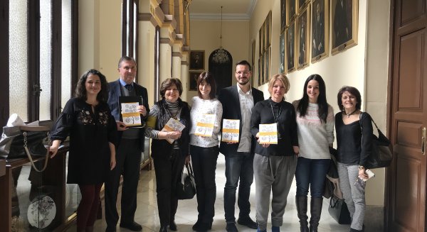 Málaga presenta un manual preventivo de conductas de riesgos suicidas
