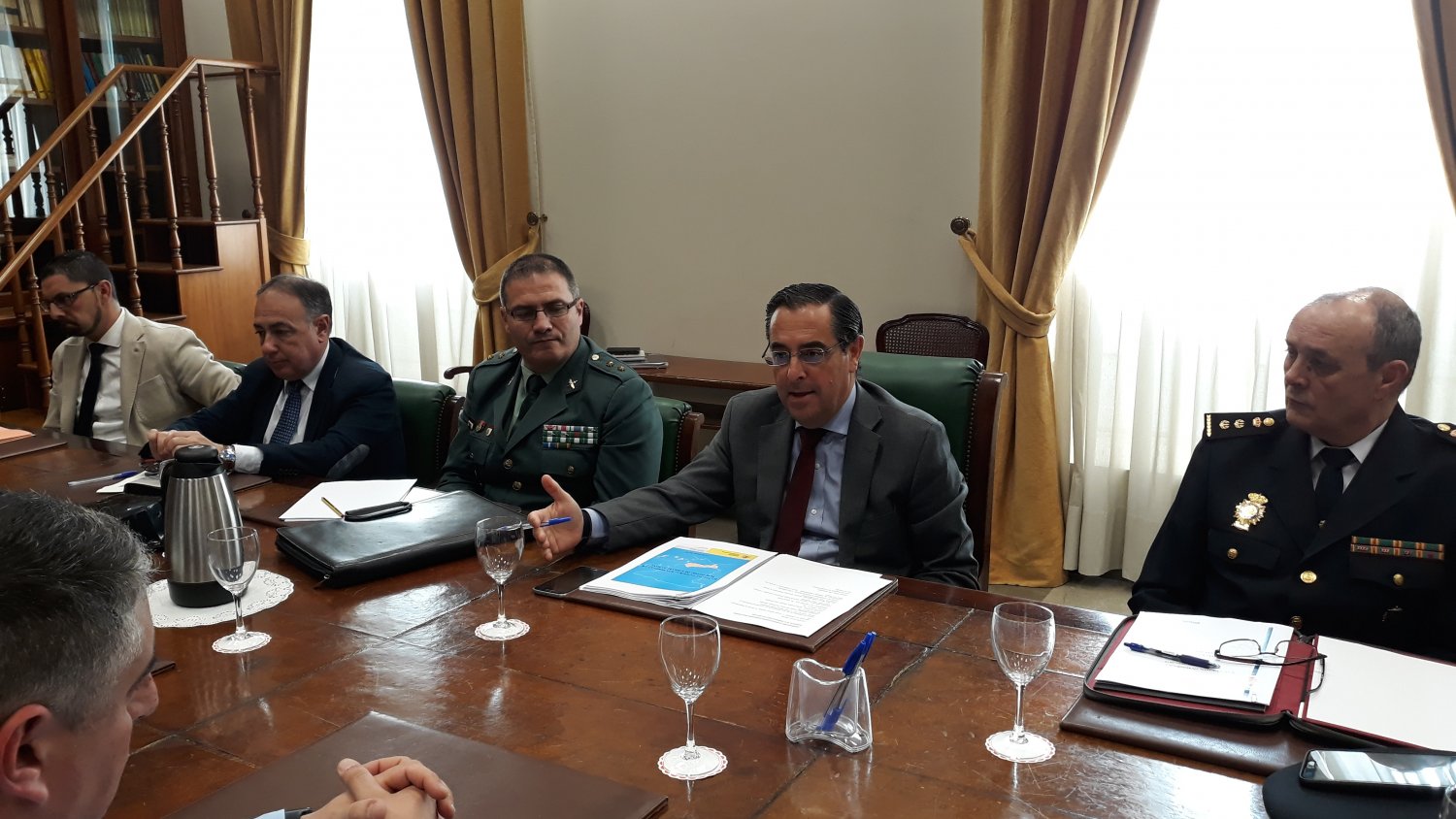 El Gobierno colabora con Cruz Roja para instalar módulos de atención a inmigrantes en el puerto de Málaga