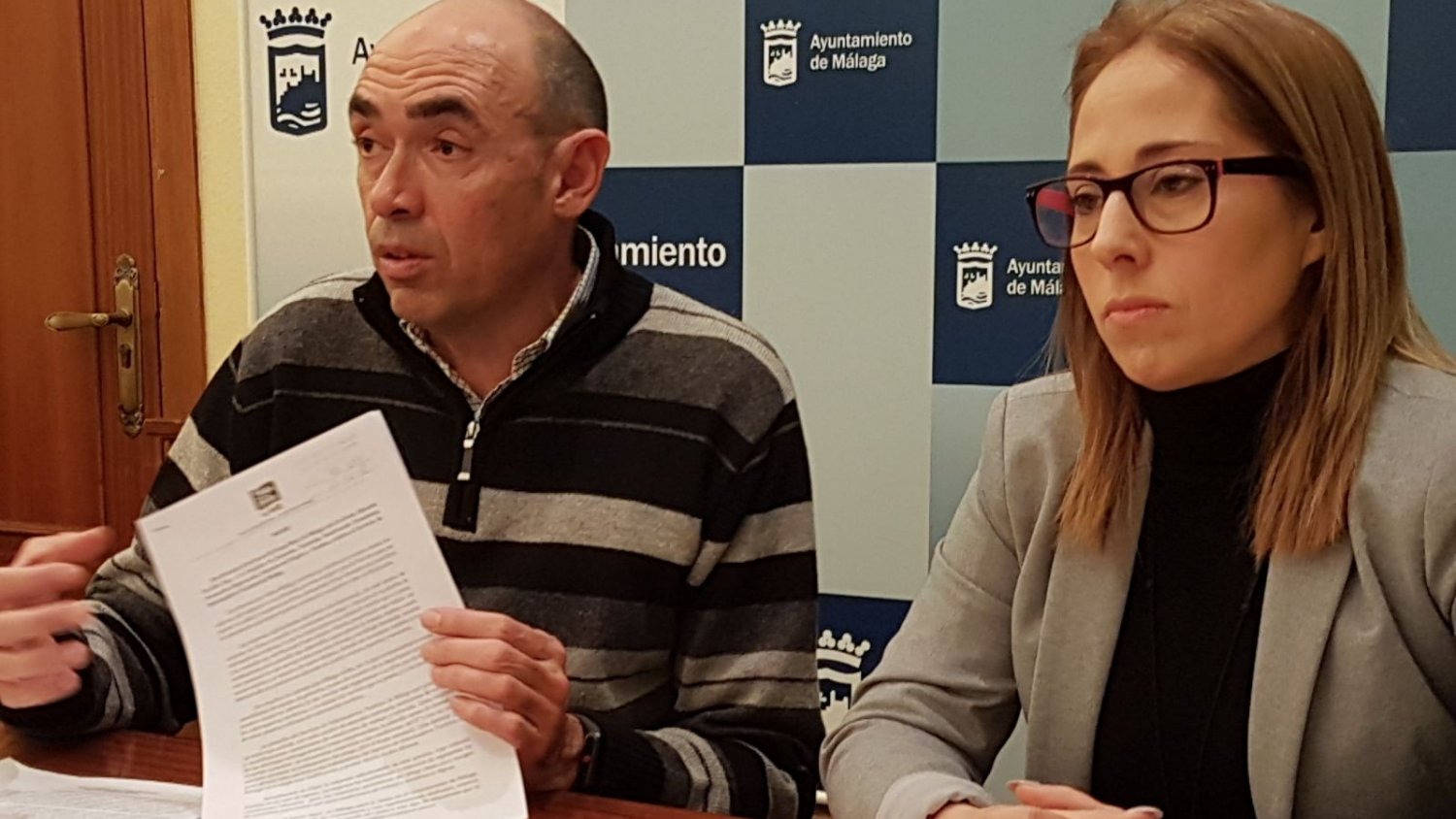 Málaga para la Gente denuncian la precaria situación de los informadores turísticos