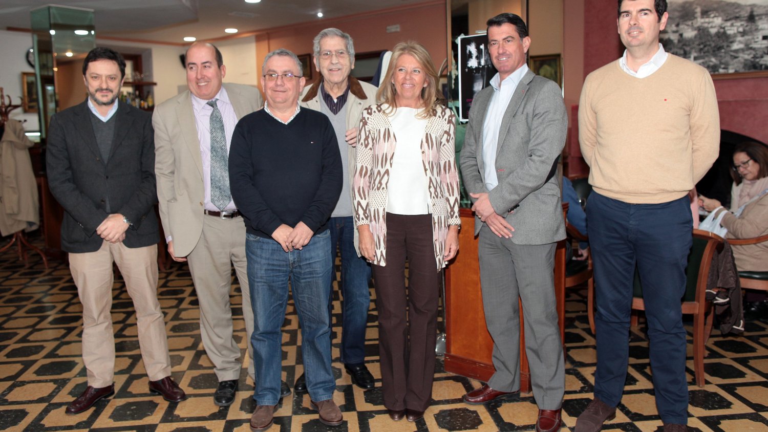 Ángeles Muñoz recibe la insignia de plata como Socia de Mérito de la Sociedad Recreativa y Cultural Casino Marbella