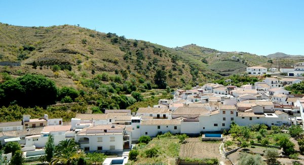 Un mujer de 44 años, asesinada por su pareja de 30 puñaladas en La Viñuela