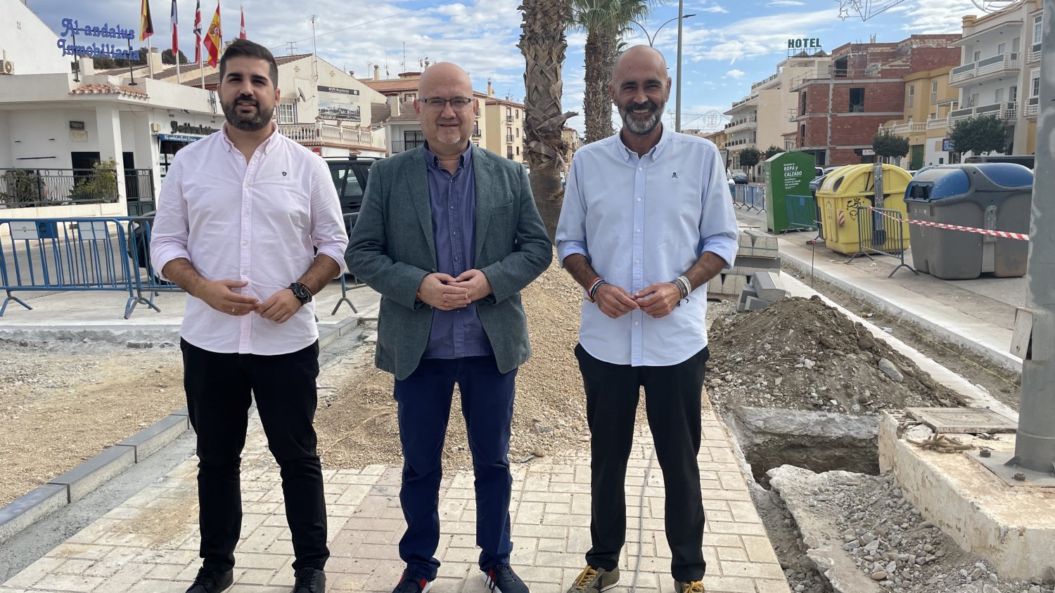 Iniciadas las obras de construcción de un nuevo acerado en la avenida de Andalucía de La Caleta de Vélez