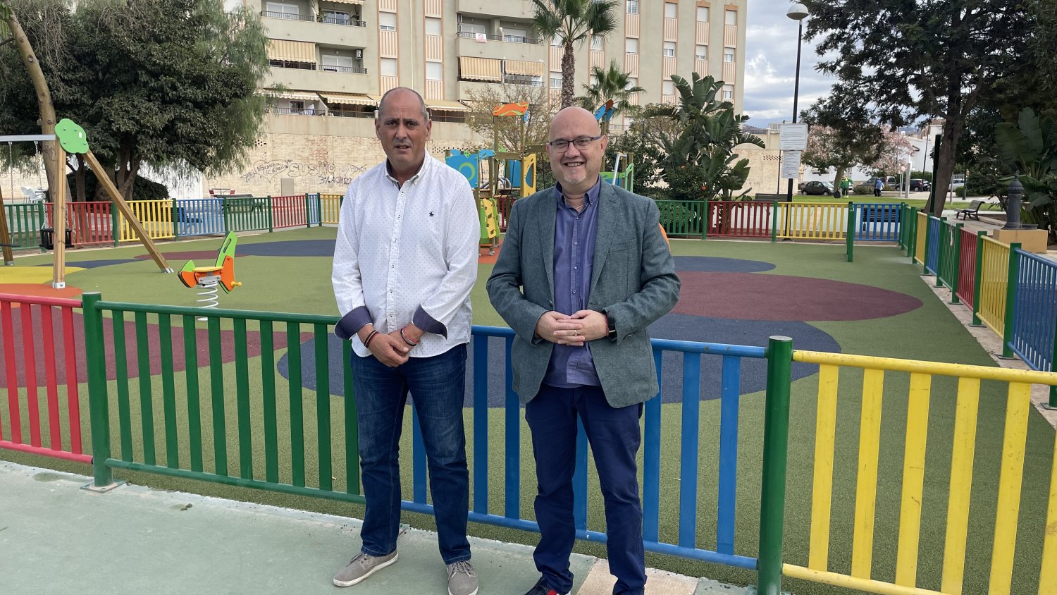Vélez-Málaga  presenta un nuevo parque infantil en calle Hojalateros
