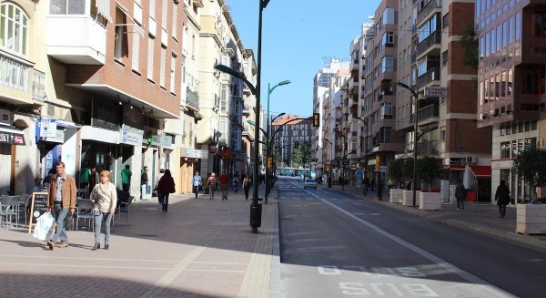 Las nuevas ayudas municipales para rehabilitación permitirán mejorar 100 bloques en las barriadas de Málaga