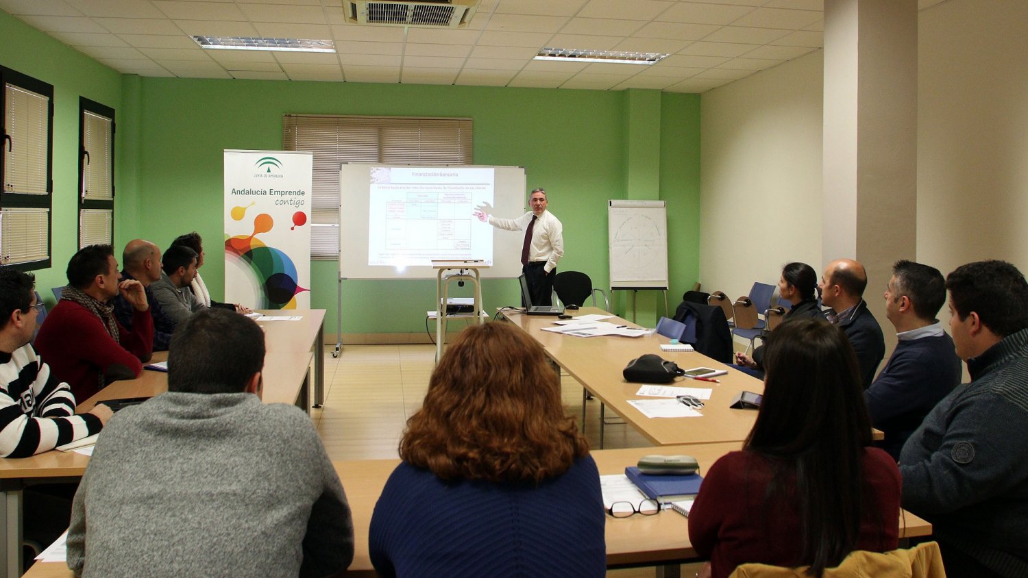 Unicaja imparte un taller sobre financiación a los emprendedores alojados en el CADE del PTA