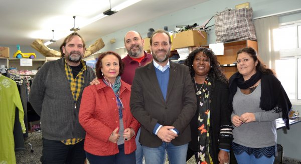 Ciudadanos propone bajar la tasa que pagan las entidades sociales que recogen en contenedores ropa usada