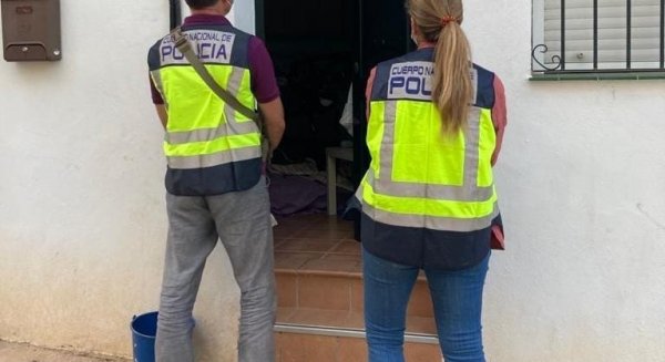 Detenidas dos personas por tener a tres menores en grave situación de desprotección