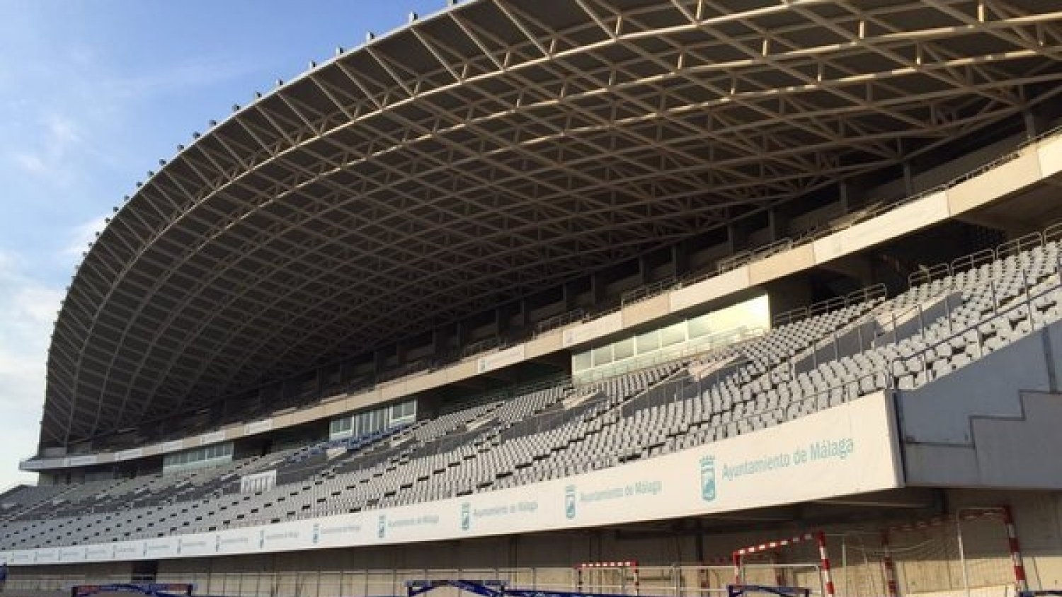 Málaga invertirá 600.000 euros en el nuevo pavimento deportivo del estadio de atletismo Ciudad de Málaga