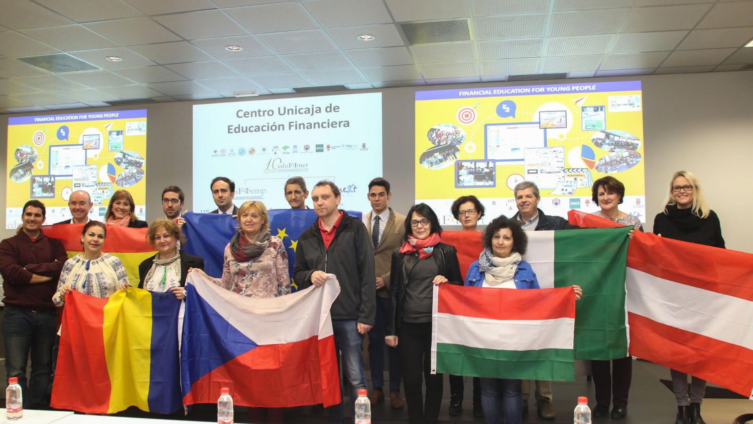 Unicaja promueve la educación financiera entre estudiantes de seis países europeos