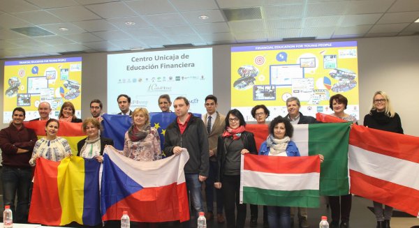 Unicaja promueve la educación financiera entre estudiantes de seis países europeos
