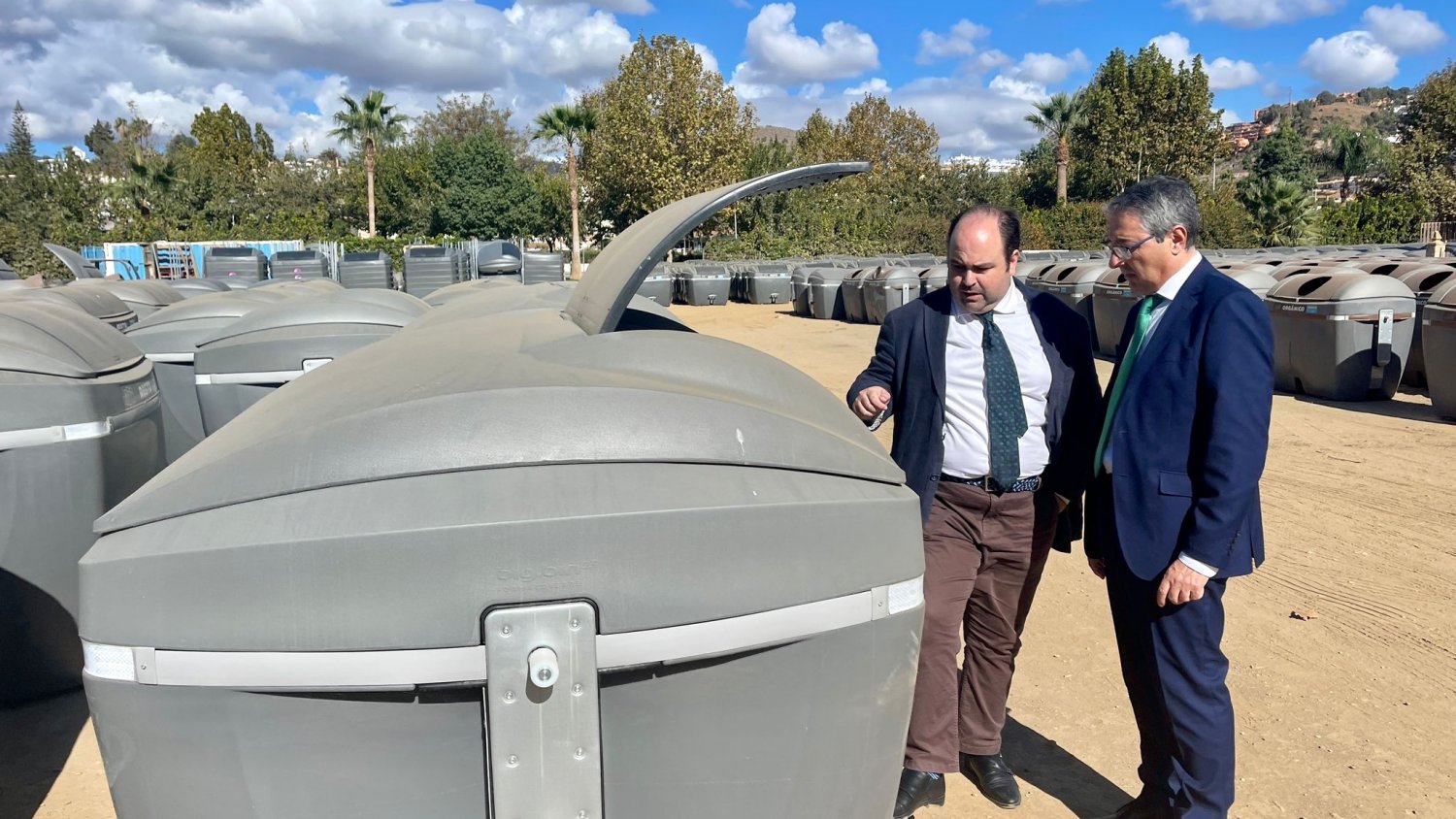 Rincón de la Victoria inicia la implantación de sus nuevos contenedores más sostenibles