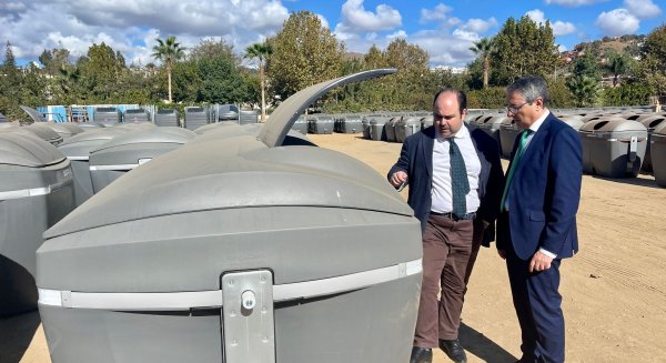 Rincón de la Victoria inicia la implantación de sus nuevos contenedores más sostenibles