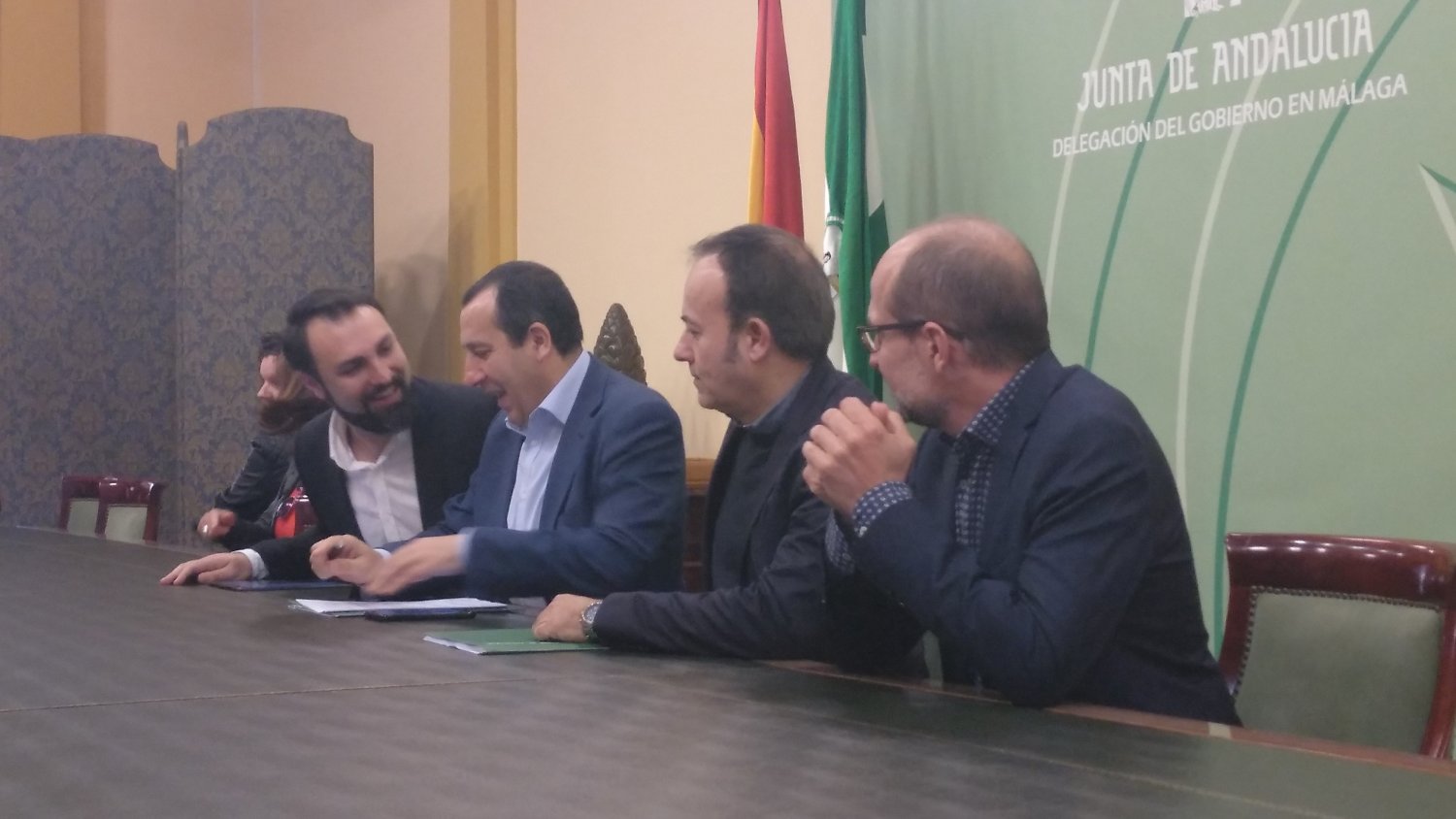 La Junta entrega de resoluciones de ayuda a cooperativistas de Málaga