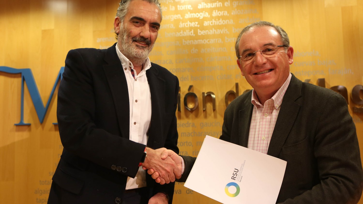 Campaña para promover el reciclaje de envases y cartones en hoteles con la distribución de 200 contenedores