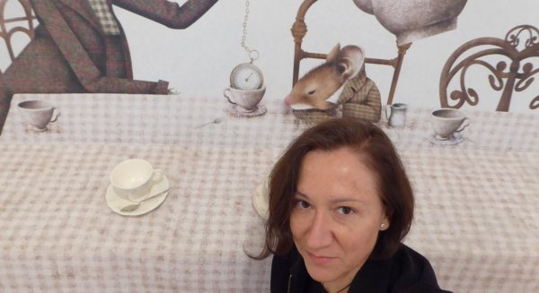 Isabel Bono presenta sus nuevos poemarios, en el IV ciclo 'Encuentros con autores en Bibliotecas'