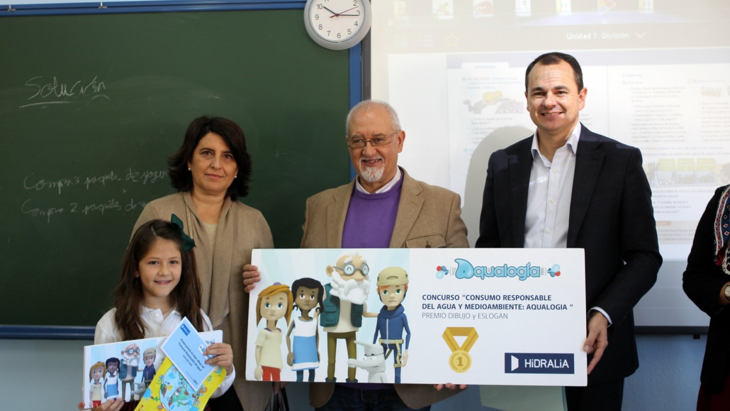 Entrega de premios del programa 'aquología' a los niños de Estepona