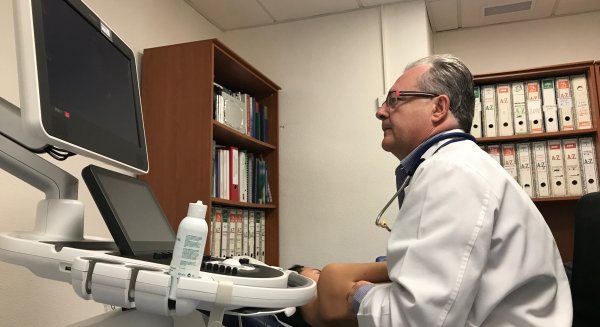 El Materno Infantil incorpora un nuevo ecógrafo que permite detectar cardiopatía congénita de forma más rápida