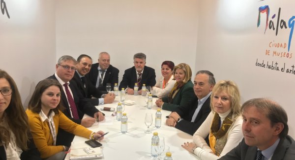 Málaga presenta su oferta a los receptivos de la Costa del Sol para que la incluyan en sus excursiones