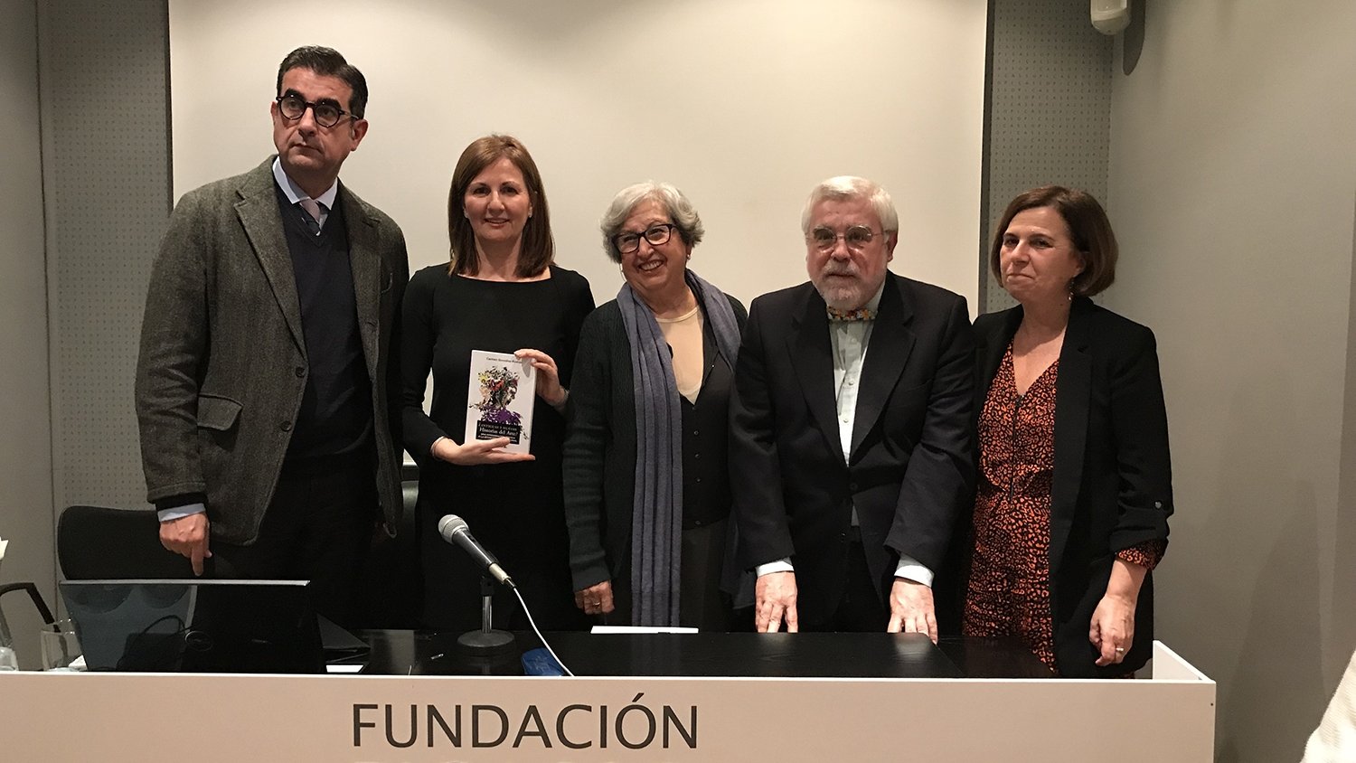 UMA Editorial presenta '¿Antiguas y nuevas historias del arte?', de Carmen González-Román