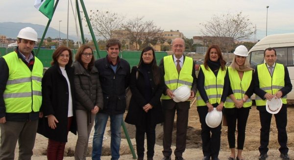 La Junta coloca la primera piedra del nuevo instituto de Teatinos