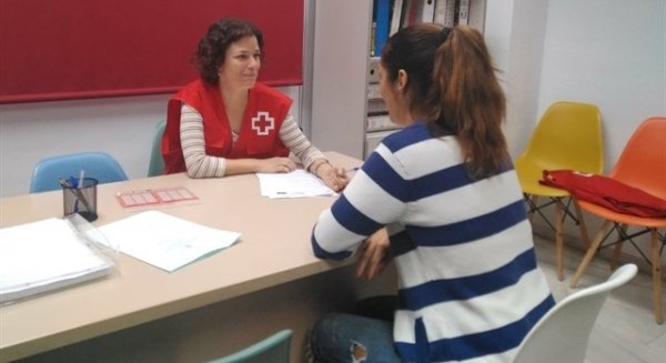 1.700 personas solicitantes de asilo y refugio en Málaga son atendidas por la Cruz Roja durante 2017