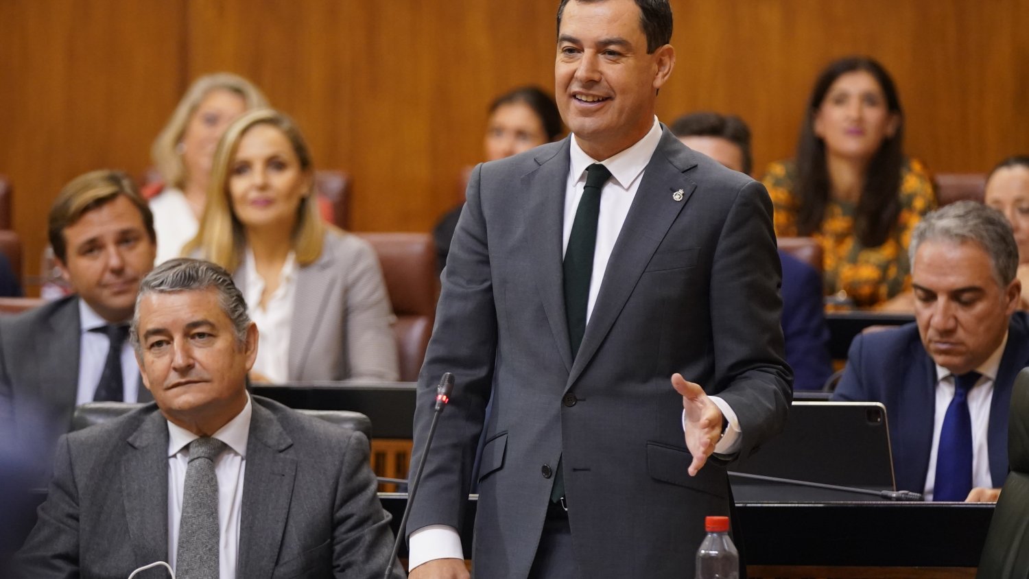 Moreno indica que el Gobierno andaluz trabaja para seguir transformando Andalucía con el diálogo
