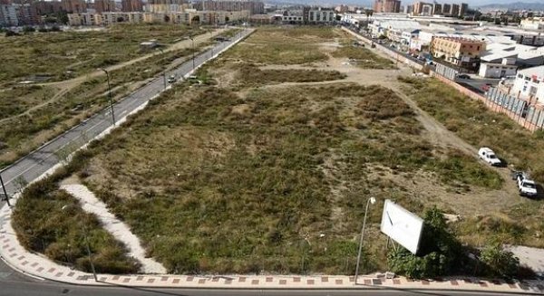 Málaga amplía el estudio sobre el terreno de Repsol para avanzar hacia el proyecto de urbanización