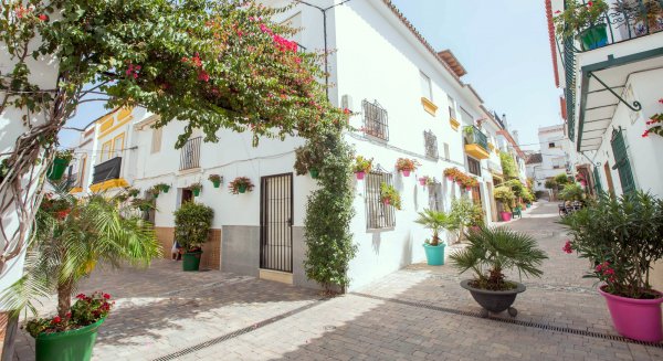 Estepona destaca en FITUR el potencial como reclamo turístico de 'Estepona, Jardín de la Costa del Sol' que alcanza 100 calles renovadas