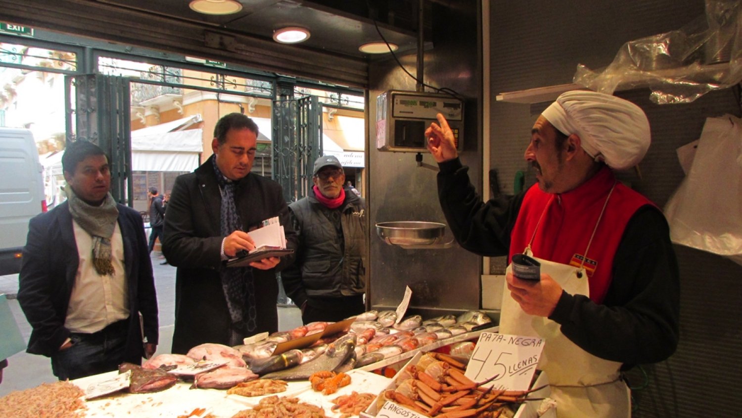 LIBRES busca una potenciación de la actividad comercial del mercado municipal de Atarazanas