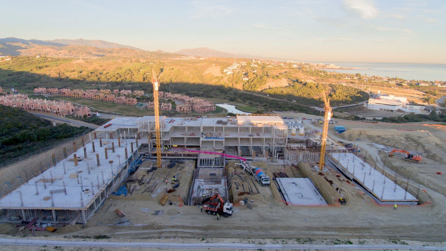Estepona abona casi dos millones de euros de las obras del Hospital en los seis primeros meses de ejecución